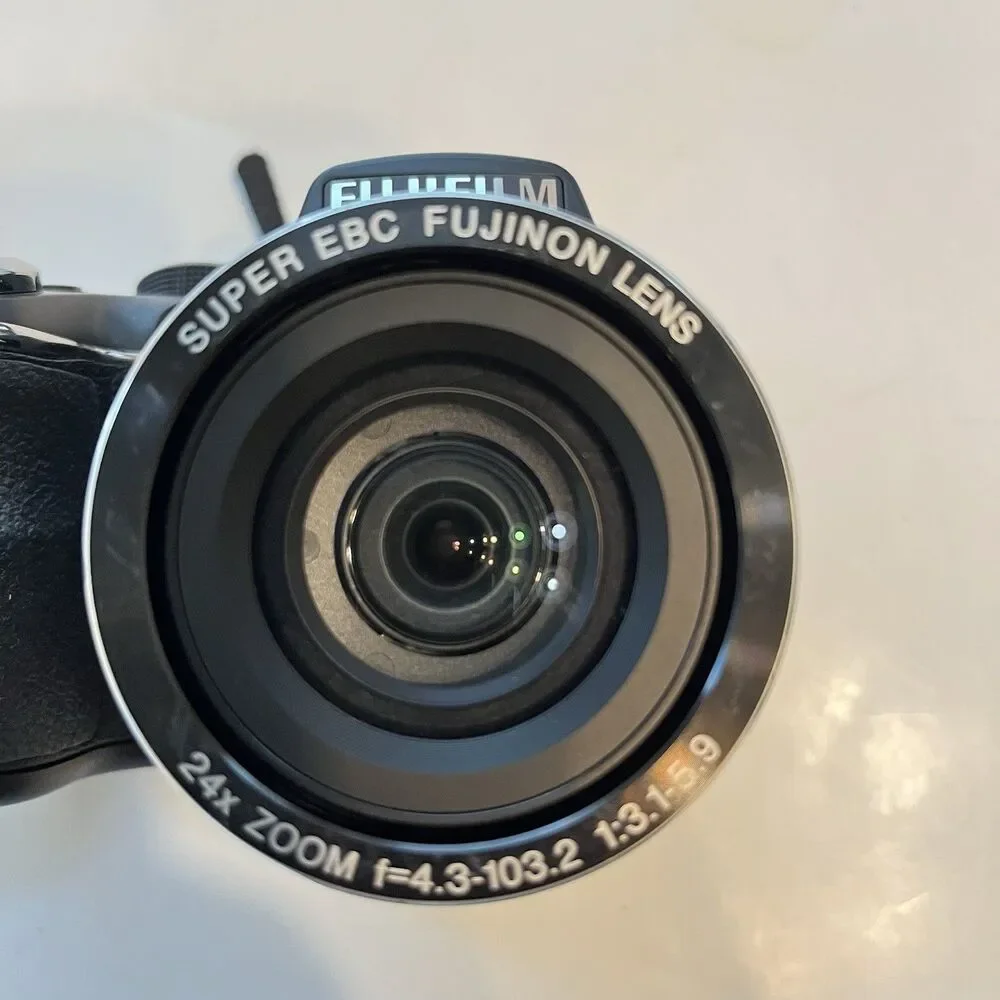 Fujifilm FinePix S4500 Compact Digital Bridge Camera 14MP CCD 30x Zoom